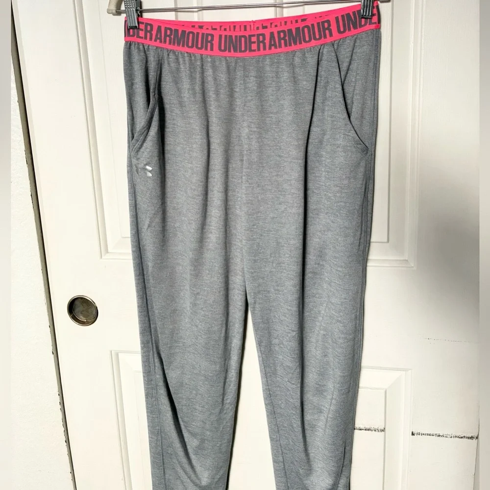 Under Armour Gray Jogger Pants Play Up Twist Pants HeatGear Loose Light Gray